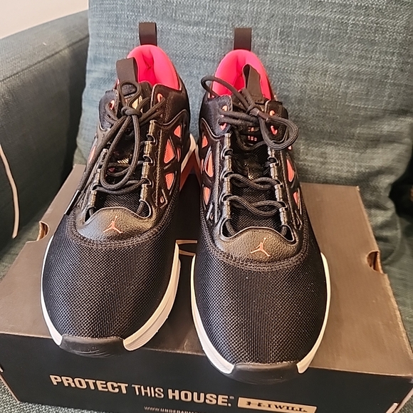 Jordan Air Max 200 Women's Shoes Size 8 Black/ Bright Crimson AV5186 - Picture 5 of 8